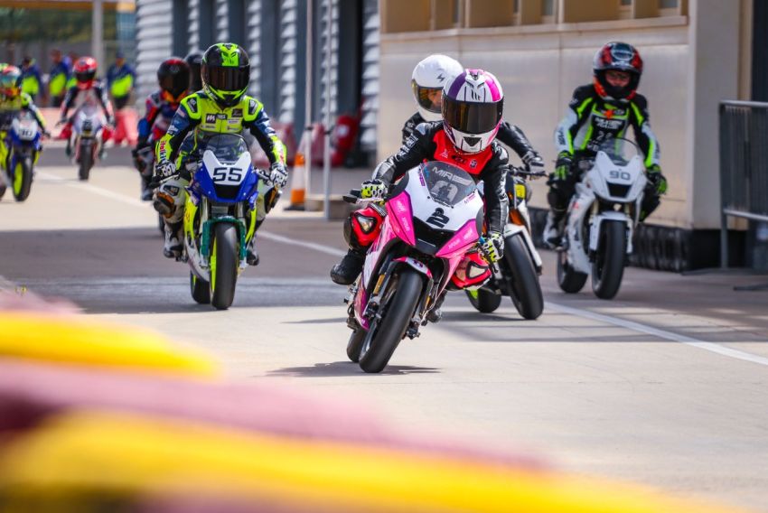 Casi ochenta jóvenes pilotos inician su temporada en el circuito de Motorland