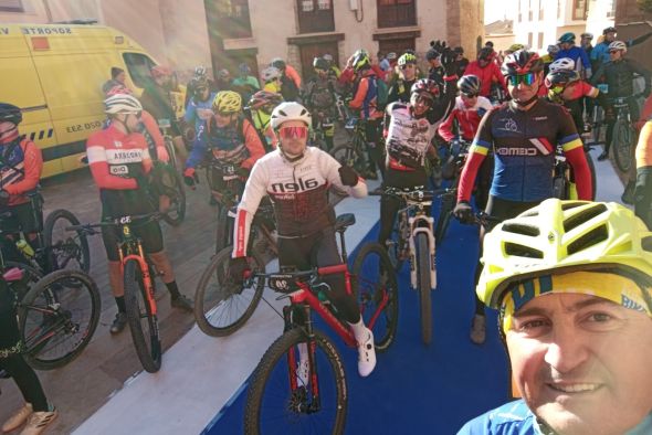 Casi un centenar de ciclistas participan en la Zorrobikers de La Mata de los Olmos